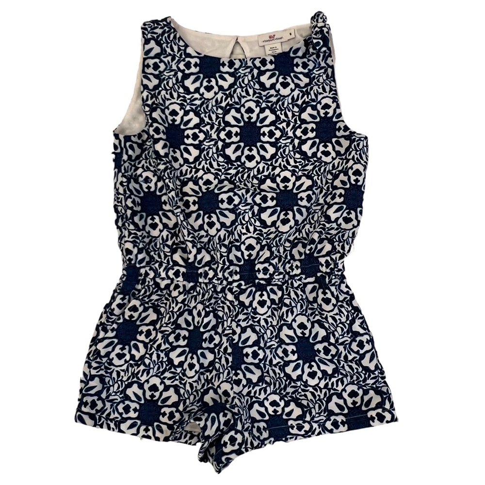 BLUE AND WHITE VINEYARD VINES GIRLS FLORAL ROMPER.  SIZE M (10 - 12)